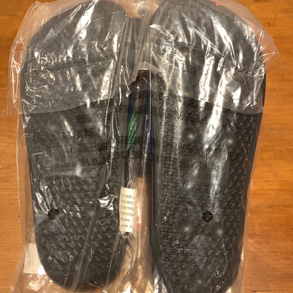 Boys Super Mario slides size 1-2 - Picture 3 of 3